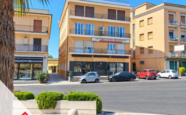 Vendesi appartamento uso ufficio a Frosinone (FR) – Rif. 38